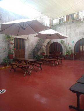 Hostal Flores